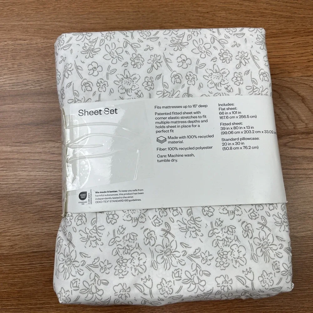 Room Essentials Mircofiber Sheet Set in Gray Ditsy Floral Twin/Twin XL NEW‎